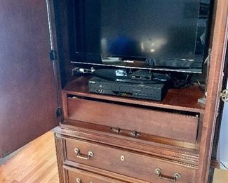 Armoire w/ wheels 40"×18"×64" $95