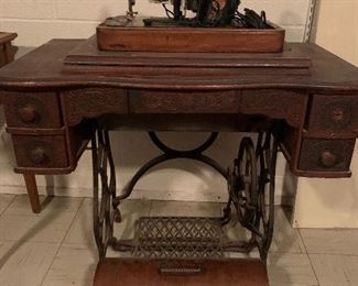 Antique Singer sewing machine, table, case.