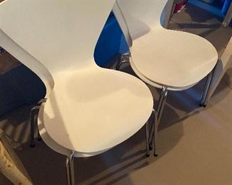 Fabulous Mid-Century Modern hourglass shaped plastic/chrome chairs x 4