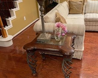Whimsical lamp (one of several lamps available) and a beautiful end table with matching coffee table