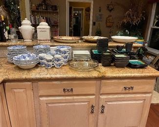 Brown & teal dish set