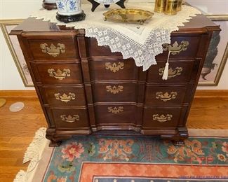 ETHAN ALLEN 4 Drawer  Cherry Block Front Bachelor Chest