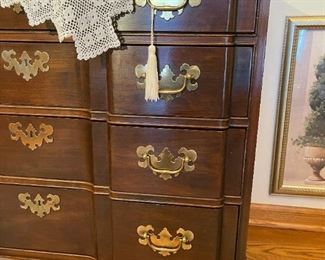 ETHAN ALLEN 4 Drawer  Cherry Block Front Bachelor Chest