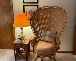 Wicker Rattan Style Balloon Swivel Chair