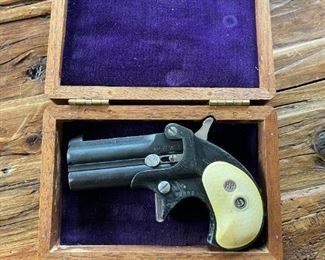 American Weapons Corporation Frontier Model Derringer .22 with Wood Case