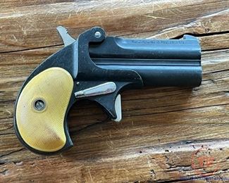 American Weapons Corporation Frontier Model Derringer .22 with Wood Case