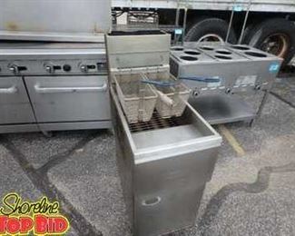 Stainless Steel Deep Fryer, Gas, on Casters, by Petco, Works Great, Needs Surface Cleaning