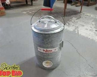 Vintage 5Gallon Igloo Galvanized Steel, Lined, Water Beverage Cooler. Very Good Condition