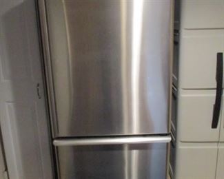 stainless steel fridge $400