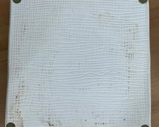 Chinese Porcelain Square Bowl. Measures 10" x 10" x 2". Photo 4 of 4.