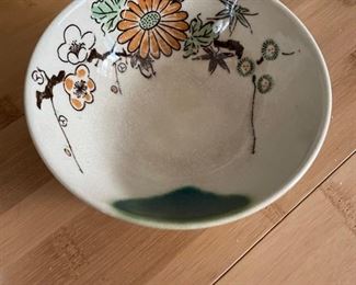 Japanese Covered Casserole and Set of 5 Bowls. Photo 4 of 5.