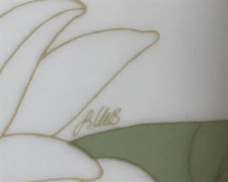 Rosenthal China Water Lily Suomi Pattern 6-Piece Place Setting: diner, salad, soup, bread, cup and saucer. Service for 10. Photo 4 of 5.