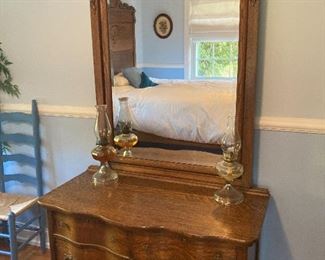 Beautiful Antique tiger oak 3 drawer dresser, beveled mirror $580

Buy it now, call Bill Anderson 615-585-9301