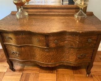 Beautiful Antique tiger oak 3 drawer dresser, beveled mirror $580
Buy it now, call Bill Anderson 615-585-9301  or Diane Cox 865-617-0420