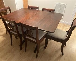 Antique table W/6 chairs $180


Buy it now, call Bill Anderson 615-585-9301