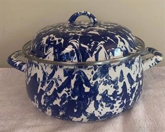 Golden Rabbit Cobalt Swirl Dutch Oven
