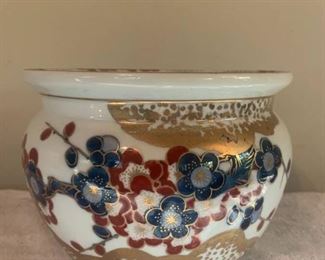 Vintage Hand Painted Gold Imari Bowl