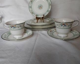 Wedgewood Agincourt Green 5 Piece Plate Setting