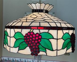 Stained glass hanging lamp