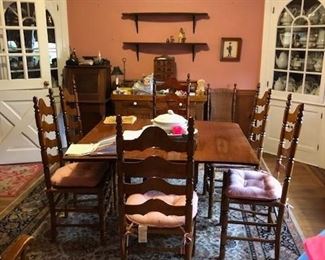 ANTIQUE DINNING ROOM TABLE AND CHAIRS