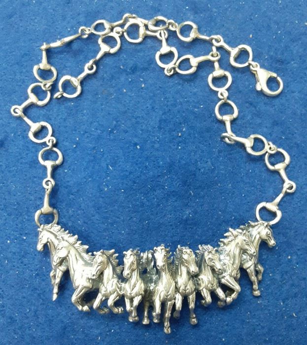 https://www.ebay.com/itm/115117121333 TU3000 VINTAGE 15 3/4 INCH HORSES STERLING SILVER NECKLACE Auction Starts 12/03/2021