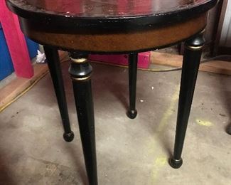 https://www.ebay.com/itm/115125148058	NC7006 Round Wooden Accent / End Table Local Pickup		Auction

