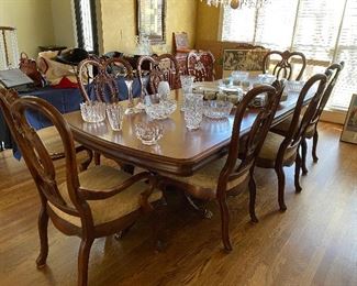 Thomasville Dining Set Table w/ 10 Chairs