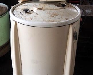 Vintage Speed Queen Wringer Washer