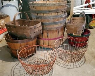 Vintage Bussell baskets, Qty 7, And Wire Eggs Baskets, Qty 2