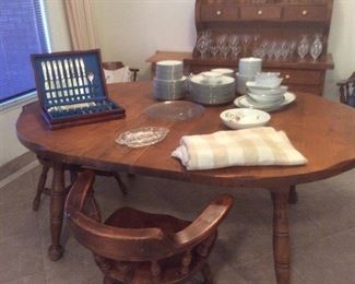 Retro dining table