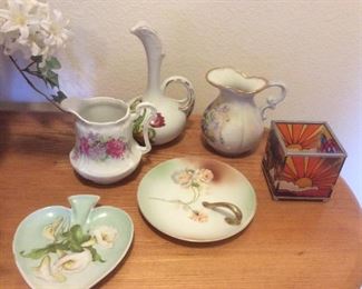 Vintage ceramic pieces