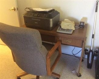 Small desk, grey office chair