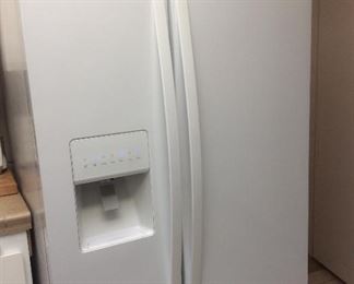 Whirlpool side by side refrigerator 