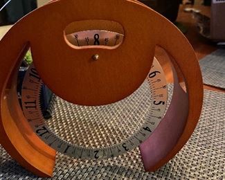 Unique clock