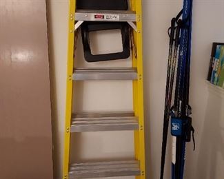 6 foot Fiberglass Ladder  (300 lb limit)