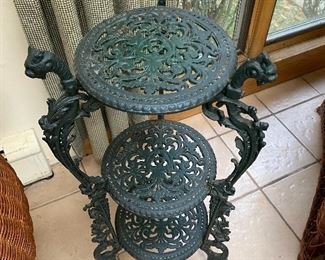 3 tier solid metal plant stand