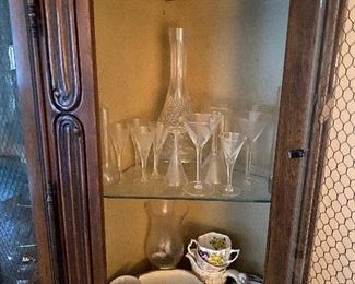 Wine decanter w/ matching  wine glasses 
Gravy bowl