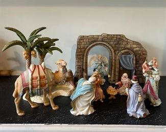 Stunning Lenox "O Little Town of Bethlehem" nativity scene. Figures are 5-6" tall. Palm Trees and Stable are, obviously, taller. $550 obo  You can submit an offer by text (615-854-8535) or email (nashville@entrustedestatesales.com). If we do not get the full asking price by December 4th, the person with the highest bid will be contacted to purchase.