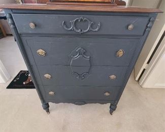 4 drawer chest of drawers (blue grey color)