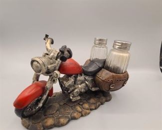 "Harley Davidson" salt and pepper shaker holder