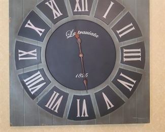 La trauiate large wall clock