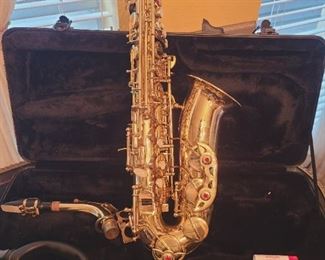Brass curved saxophone 
Nuova Alto