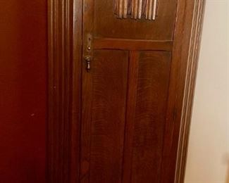 Corner fit armoire 