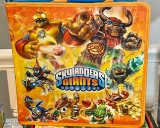 Skylanders Giants carrying case