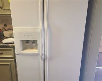 KitchenAid Superba side by side refrigerator w/ice maker