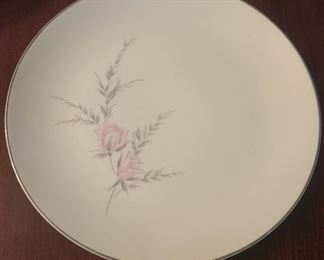 Mikasa fine China
6 dinner plates, 18 coffee cups w/6 saucers, 6 small bowls, 5 soup bowls, 4 salad plates, 1 extra large serving platter