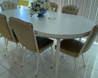 Vintage Kitchen Table w/ Chairs 