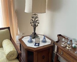 Side Table,  Hollywood Regency Lamp 