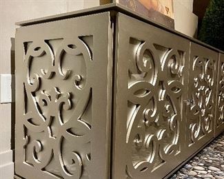 detail - missing a piece of veneer in the back