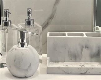 Item 134:  Bathroom Vanity Set:  $24